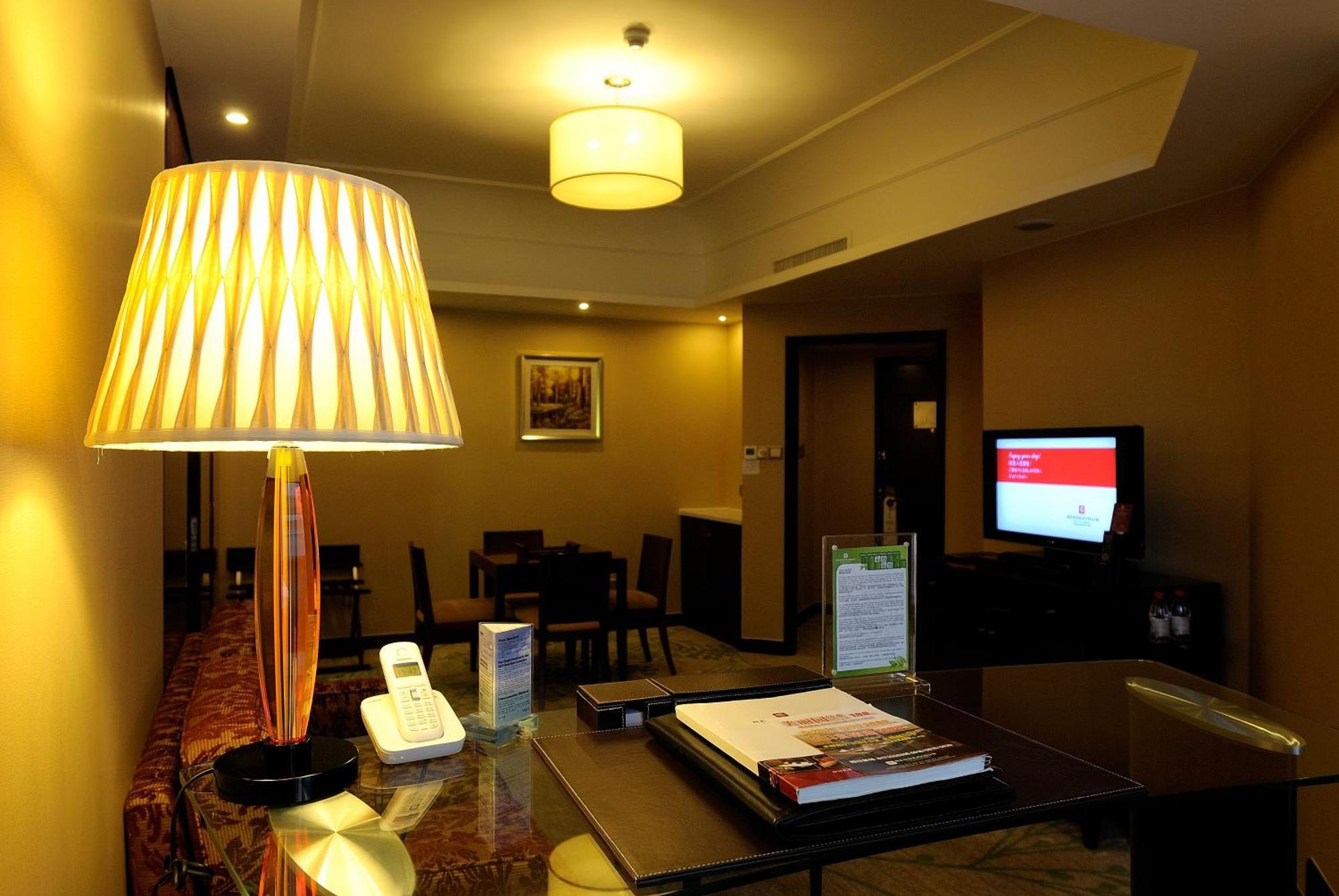 Merry Hotel Shanghai Room photo